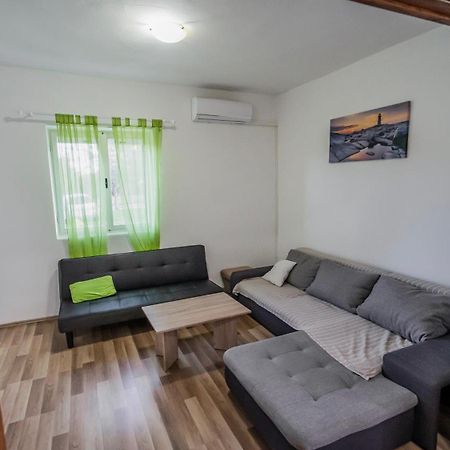 Vacation Home Ivan Kasic Bagian luar foto